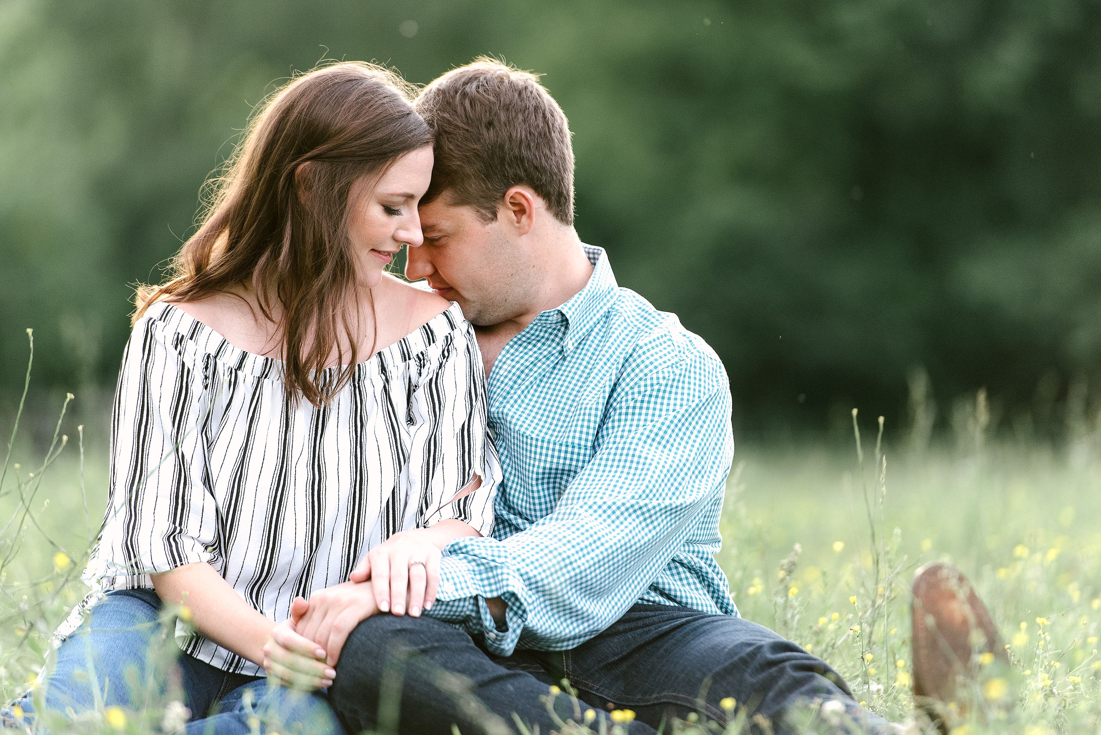 Engagement Session Nashville Outdoors in Field
