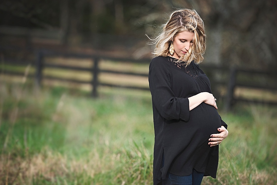 outdoor maternity session winter 