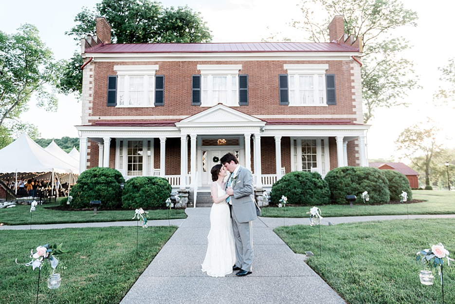 Bride and groom Ravenswood Mansion