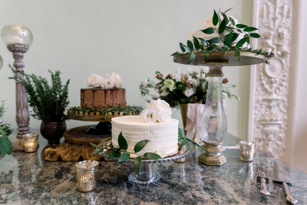 Wedding cakes Cheekwood mansion reception